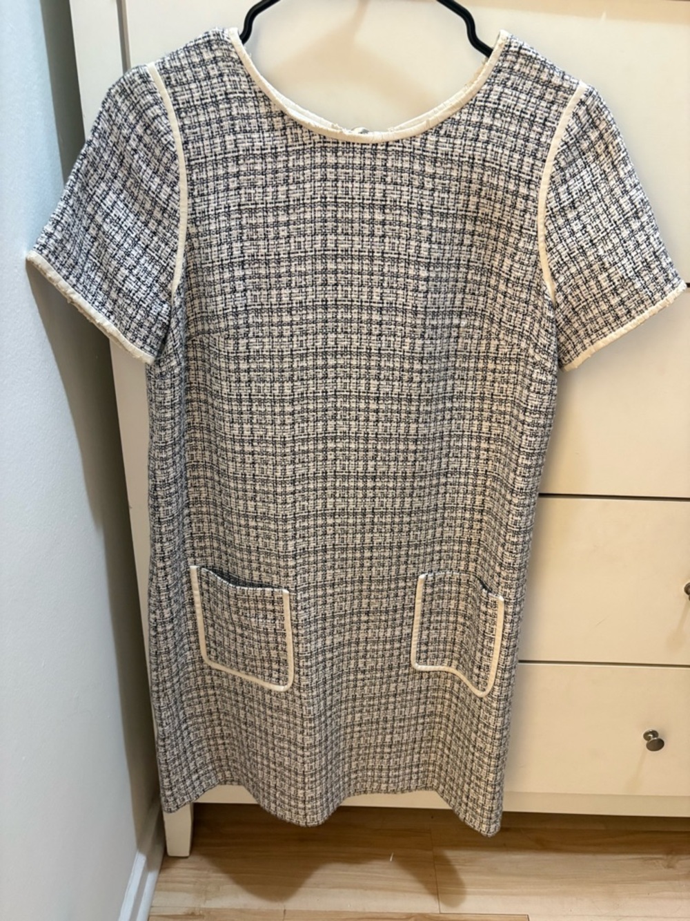 Women’s Club Monaco Classic Tweed Shift Dress in Navy and White